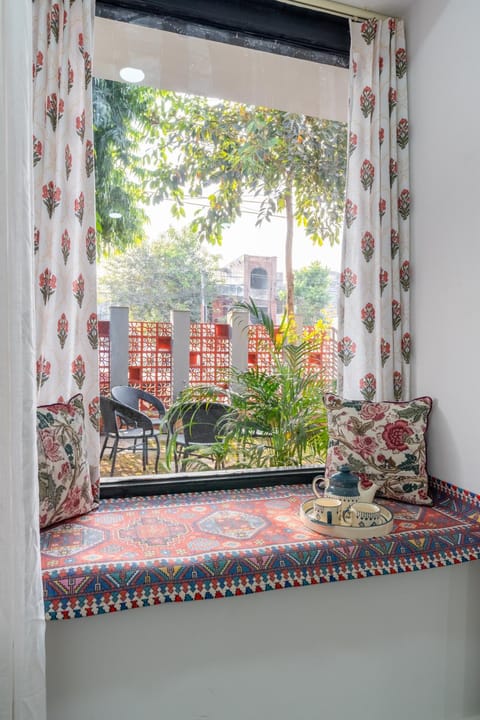 Garden, Balcony/Terrace, Living room, Seating area, Dining area, Garden view