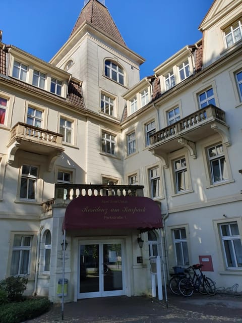 Property building, Facade/entrance