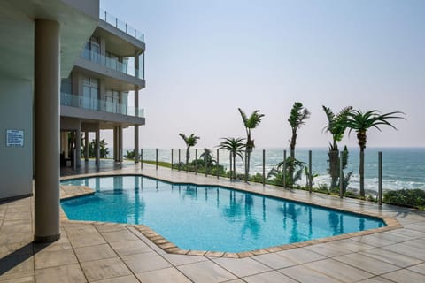 Property building, Sea view, Swimming pool