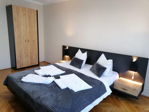 Property building, Bed, Photo of the whole room, Bedroom