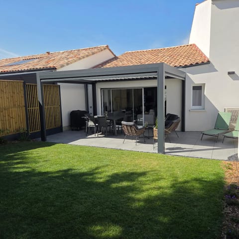 Garden, Garden view