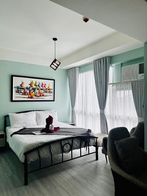 Bed, Living room, Photo of the whole room, Bedroom, air conditioner