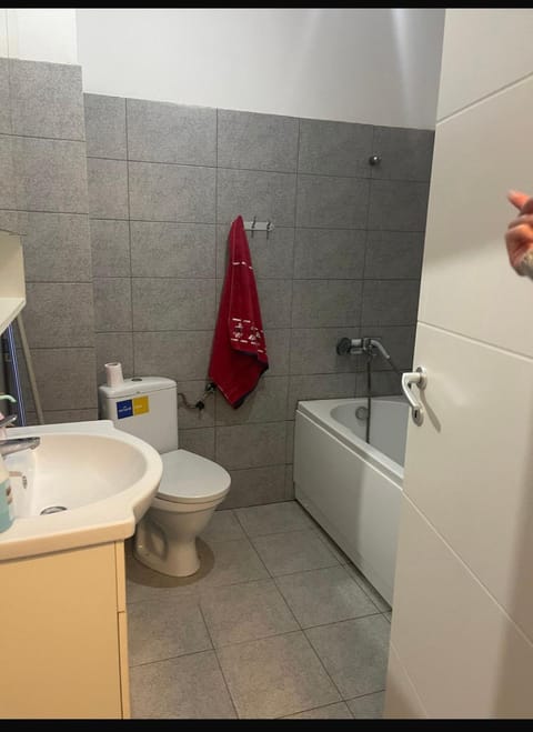 B85 Studio Apartment in Craiova