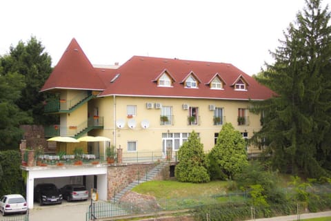 Property building, Neighbourhood, Summer