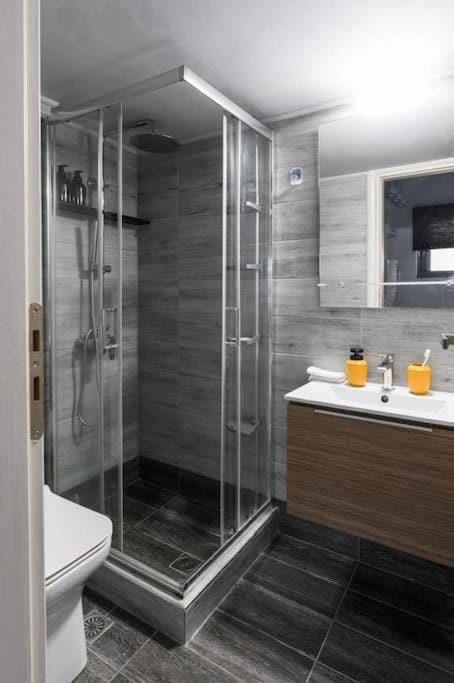 Piraeus Gem - Netflix, Nespresso and Style Apartment in Pireas