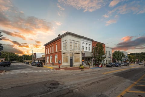 Property building, Street view