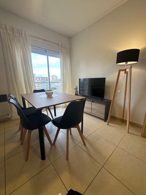 Communal lounge/ TV room, TV and multimedia, Living room, Dining area