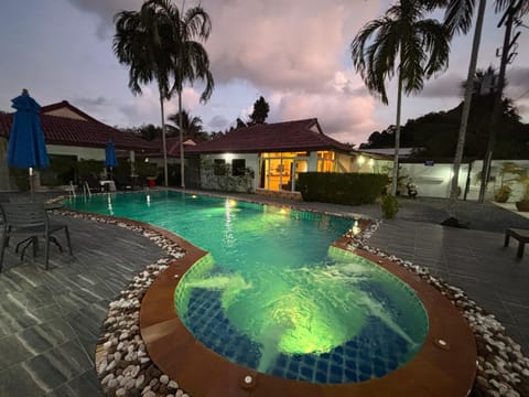 Property building, Night, Hot Tub, Pool view, Swimming pool