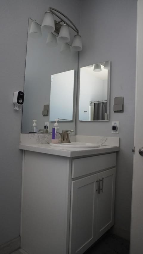 Lovely white grey home 3 bedrooms House in Buckeye