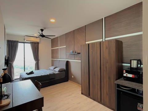 Bed, TV and multimedia, Photo of the whole room, Bedroom, wardrobe