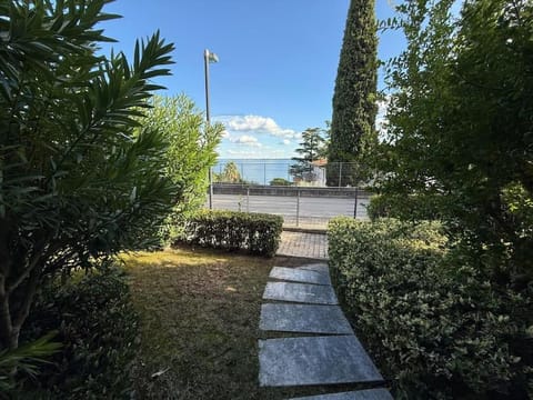 Luxury Lake View 2 Bed Apartment in Lake Garda