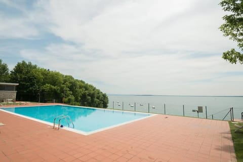 Luxury Lake View 2 Bed Apartment in Lake Garda