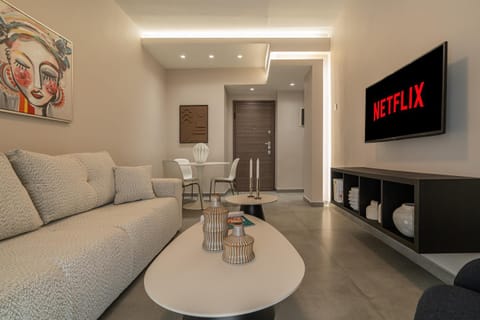Communal lounge/ TV room, TV and multimedia, Living room, Seating area, Evening entertainment