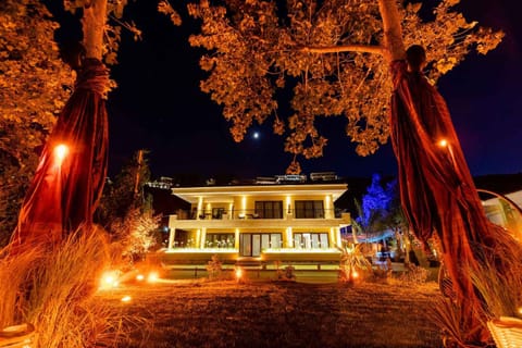 Property building, Night