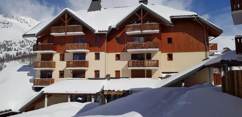Property building, Winter