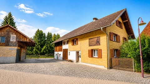 Property building, Day
