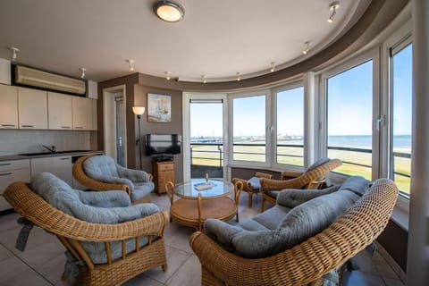 Uniek panoramisch zeezicht & strandcabine Cabin in Knokke-Heist