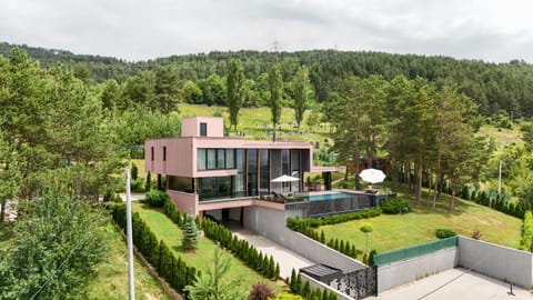 Property building, Swimming pool, Parking