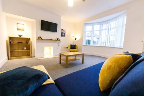 Spacious 2Bed - Great for Contractors - Driveway&Garden Apartment in Sunderland