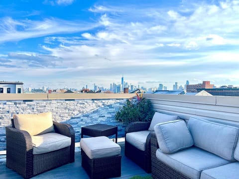 Balcony/Terrace, City view