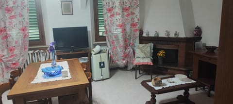 Casa D Innocenti 2 Apartment in Volterra