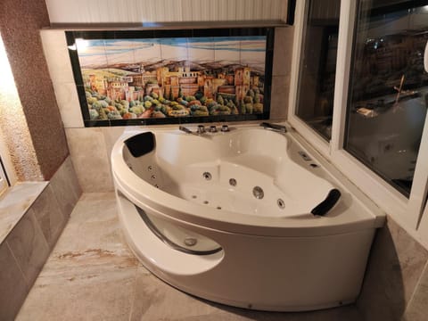 Hot Tub, Mountain view, Bath
