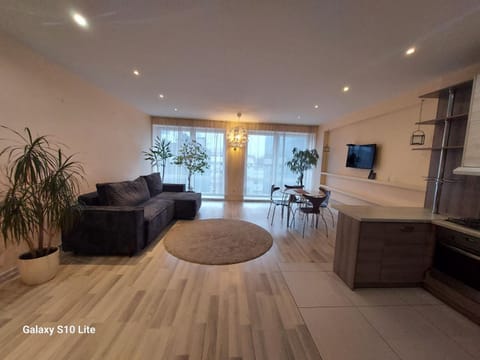 TV and multimedia, Living room, Dining area