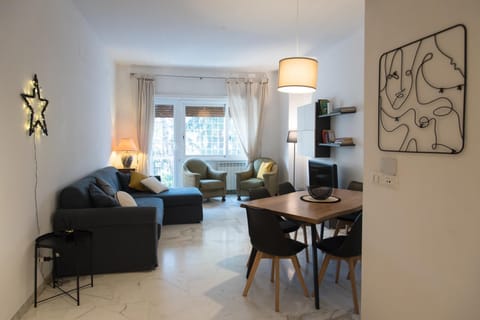 TV and multimedia, Living room, Dining area