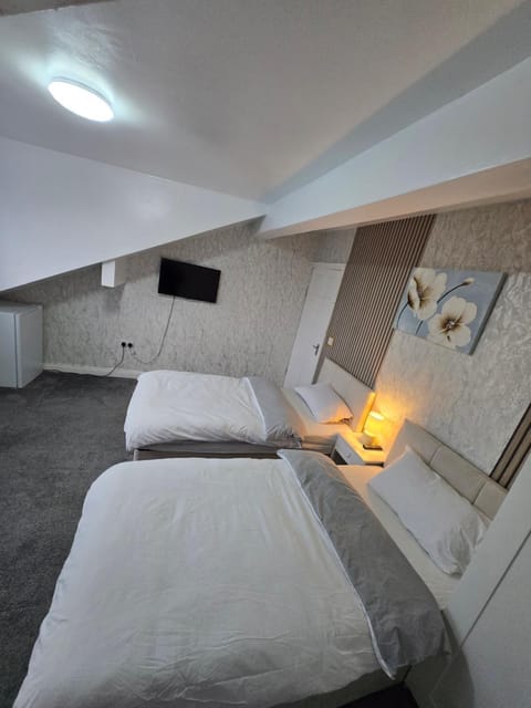 Chub twin bed Vacation rental in Bradford