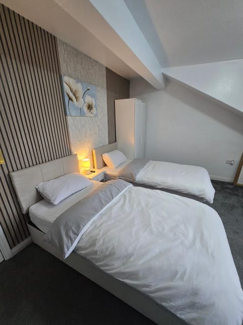 Chub twin bed Vacation rental in Bradford