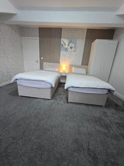 Chub twin bed Vacation rental in Bradford