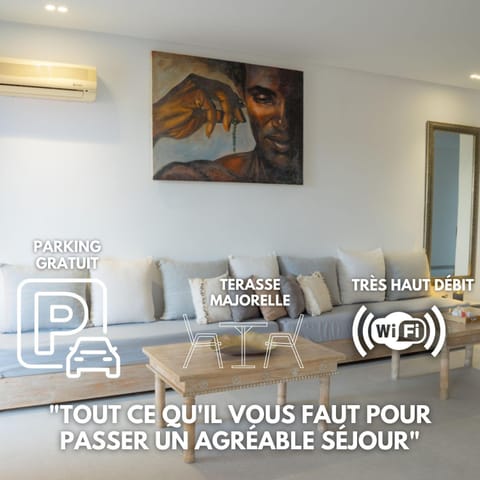 Living room, Text overlay