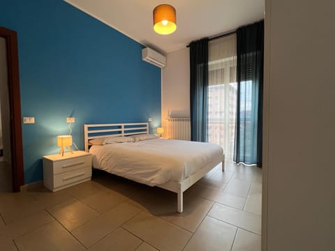 Bed, Bedroom, air conditioner