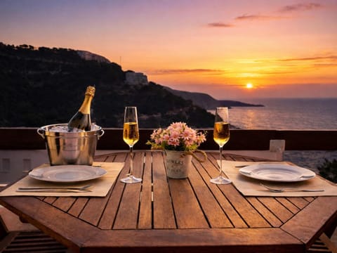 Balcony/Terrace, Balcony/Terrace, Mountain view, Mountain view, Sea view, Sea view