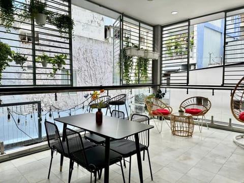 Patio, Balcony/Terrace, Living room, Seating area, Dining area