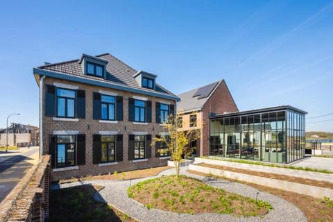 Property building, Day, Garden, Garden view
