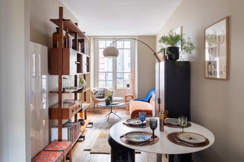Seating area, Dining area