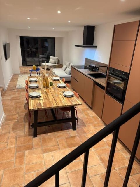 Living room, Dining area, oven, stove