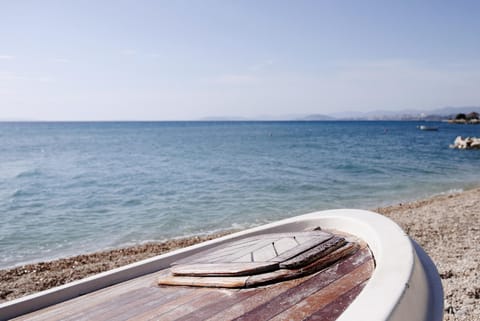 Beach, Area and facilities