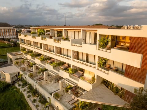 Property building, Day, View (from property/room), Balcony/Terrace