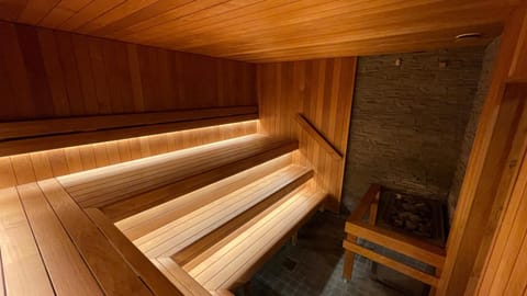 Sauna, Swimming pool