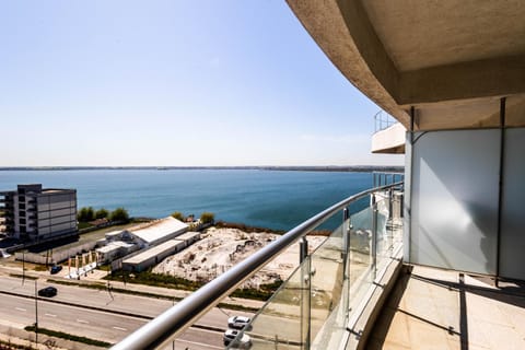 Day, Balcony/Terrace, City view