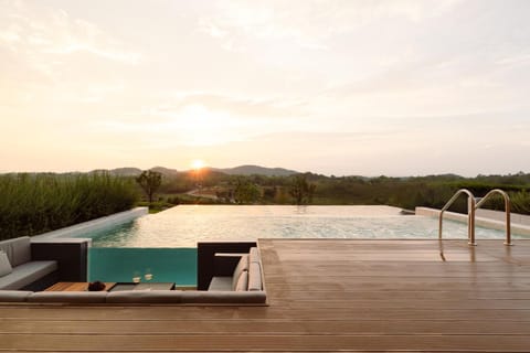 Natural landscape, View (from property/room), Balcony/Terrace, Pool view, Swimming pool, Sunset