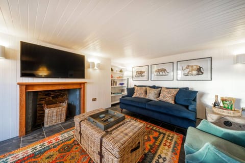 Communal lounge/ TV room, Living room
