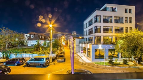 Night, Neighbourhood, Street view, Location, Parking