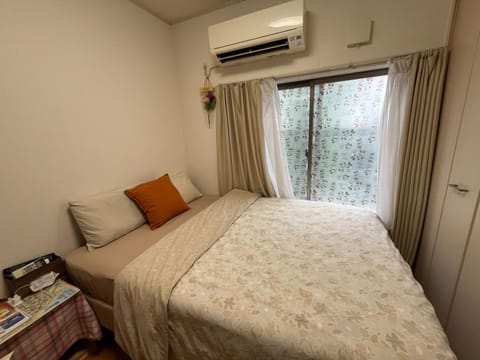 Bed, Photo of the whole room, Bedroom, air conditioner