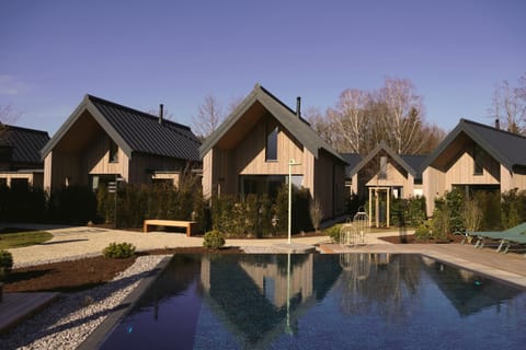 Shower, Property building, Patio, Summer, Balcony/Terrace, Pool view, Swimming pool