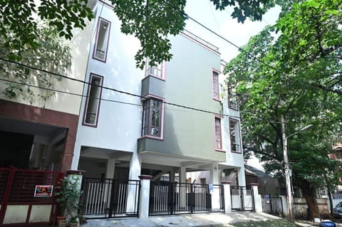 Property building, Day, Neighbourhood, Street view