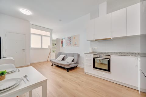Kitchen or kitchenette, Living room, Dining area, oven, stove