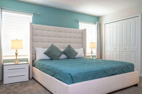 Storey Lake Home Mickey & Minions Beds Sleeps 12 House in Kissimmee